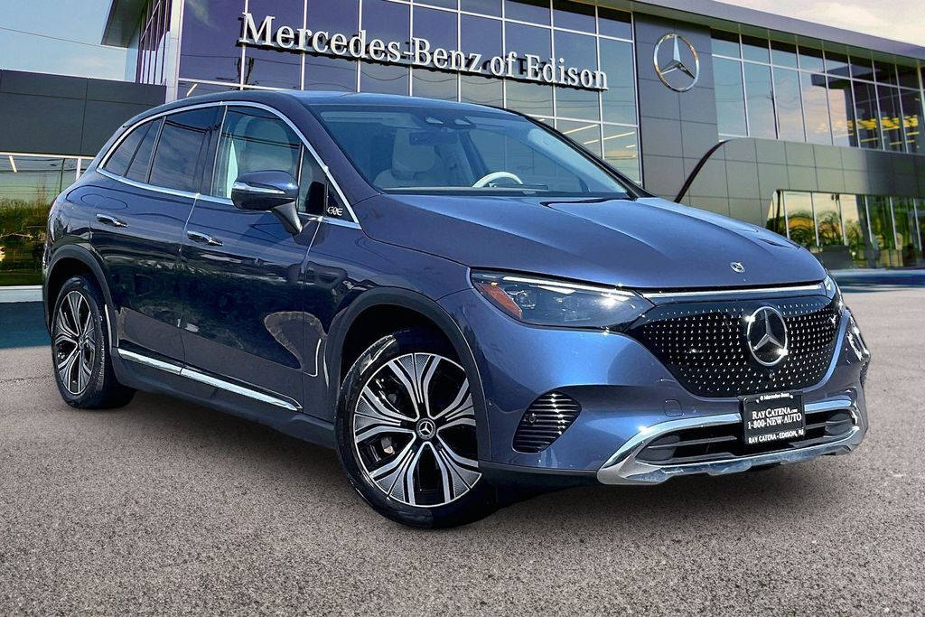 2023 Mercedes-Benz EQE 350 SUV — photo 1 of 5