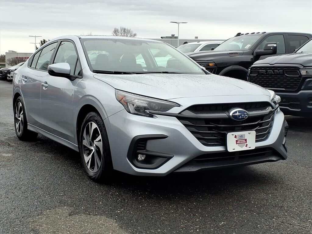 2025 Subaru Legacy — photo 1 of 13