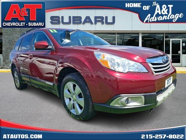 2011 Subaru Outback 2.5i Limited — photo 1 of 2