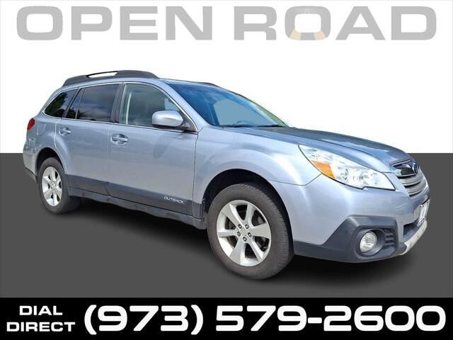 2013 Subaru Outback 2.5i Limited — photo 1 of 13