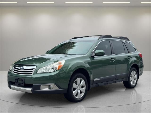 2010 Subaru Outback 2.5i Premium — photo 1 of 13
