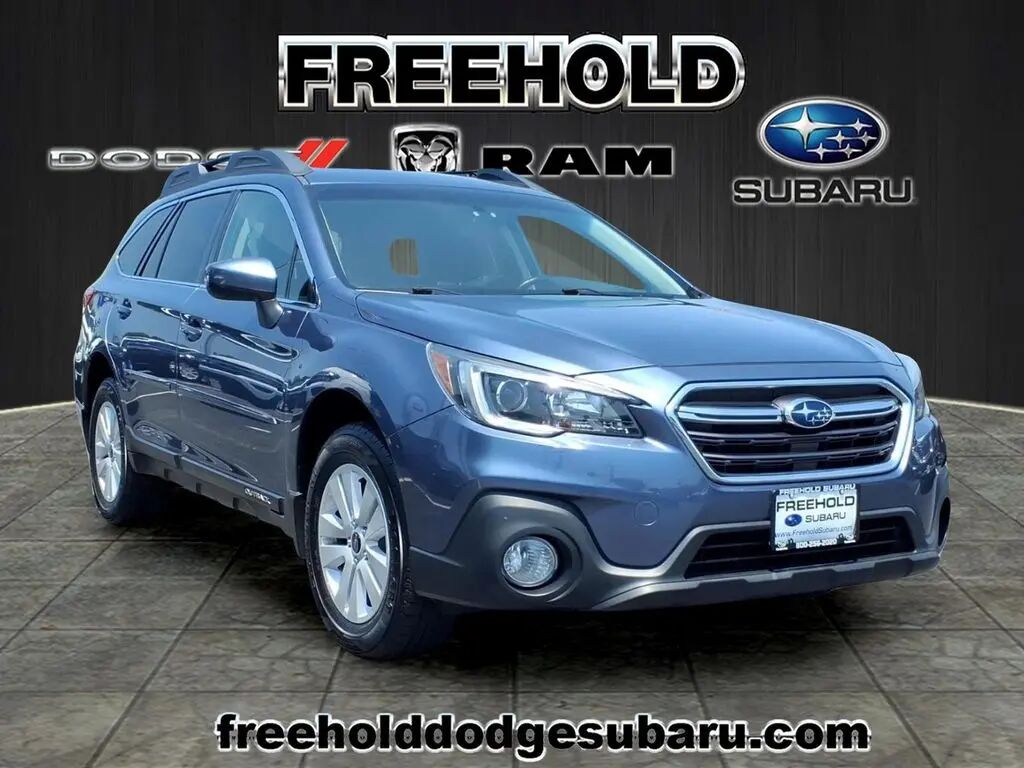 2018 Subaru Outback 2.5i Premium — photo 1 of 13