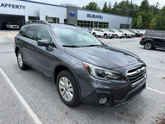2018 Subaru Outback 2.5i Premium — photo 1 of 12