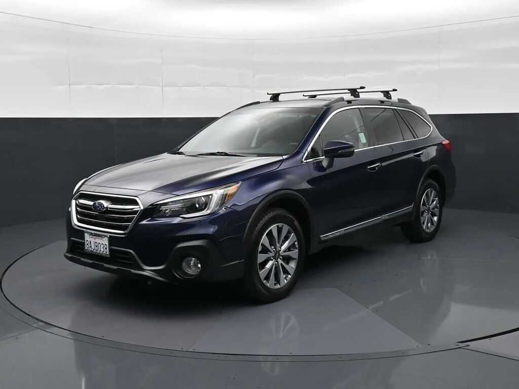 2018 Subaru Outback 2.5i Touring — photo 1 of 13