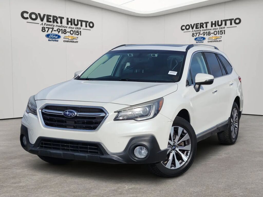 2019 Subaru Outback 2.5i Touring — photo 1 of 13