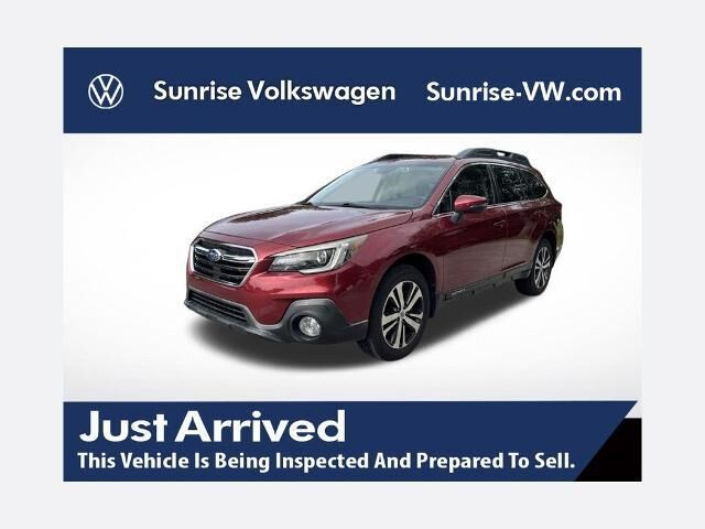 2018 Subaru Outback 3.6R Limited — photo 1 of 53
