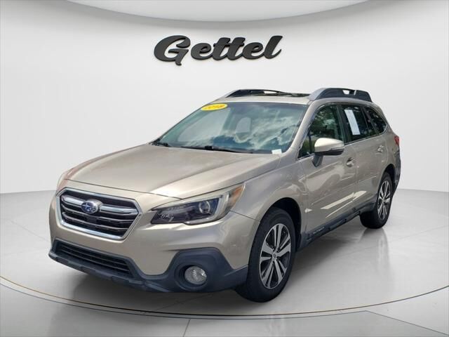 2018 Subaru Outback 3.6R Limited — photo 1 of 16