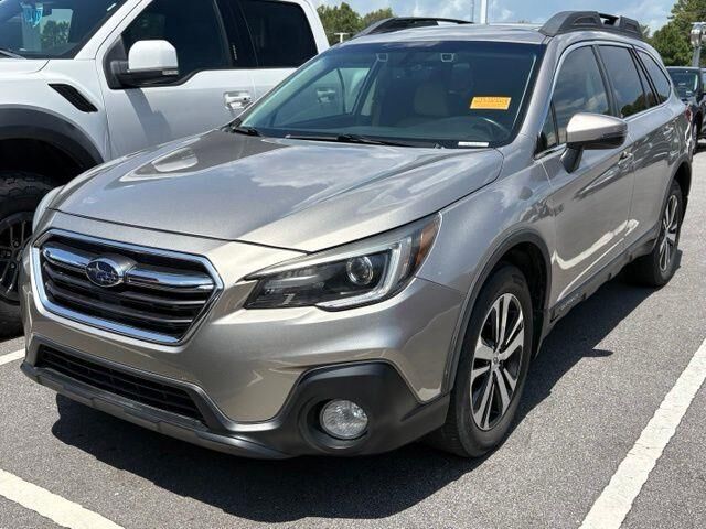 2019 Subaru Outback 3.6R Limited — photo 1 of 10
