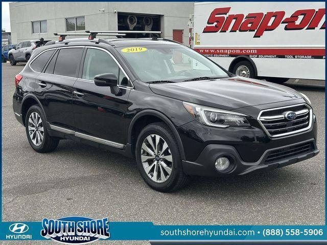 2019 Subaru Outback 3.6R Touring — photo 1 of 1