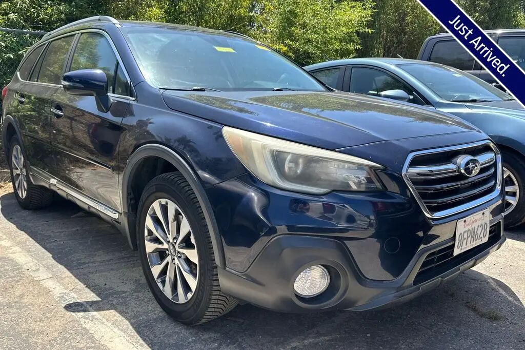 2018 Subaru Outback 3.6R Touring — photo 1 of 6