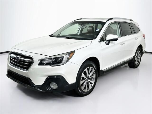 2019 Subaru Outback 3.6R Touring — photo 1 of 13