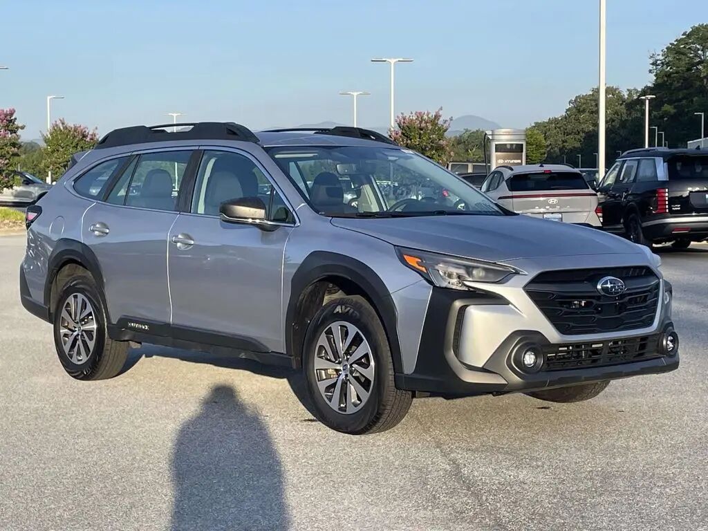 2025 Subaru Outback Base — photo 1 of 13