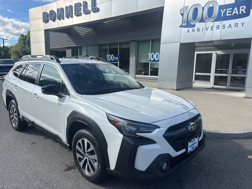 2024 Subaru Outback Premium — photo 1 of 13