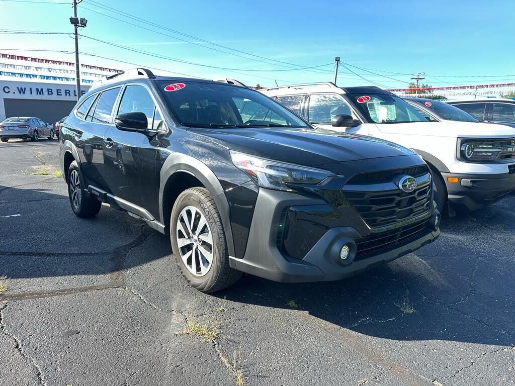 2023 Subaru Outback Premium — photo 1 of 1