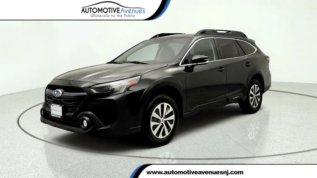 2023 Subaru Outback Premium — photo 1 of 26