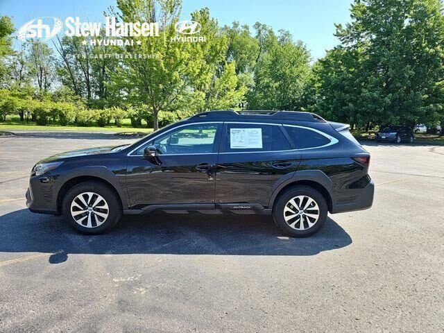 2023 Subaru Outback Premium — photo 1 of 13