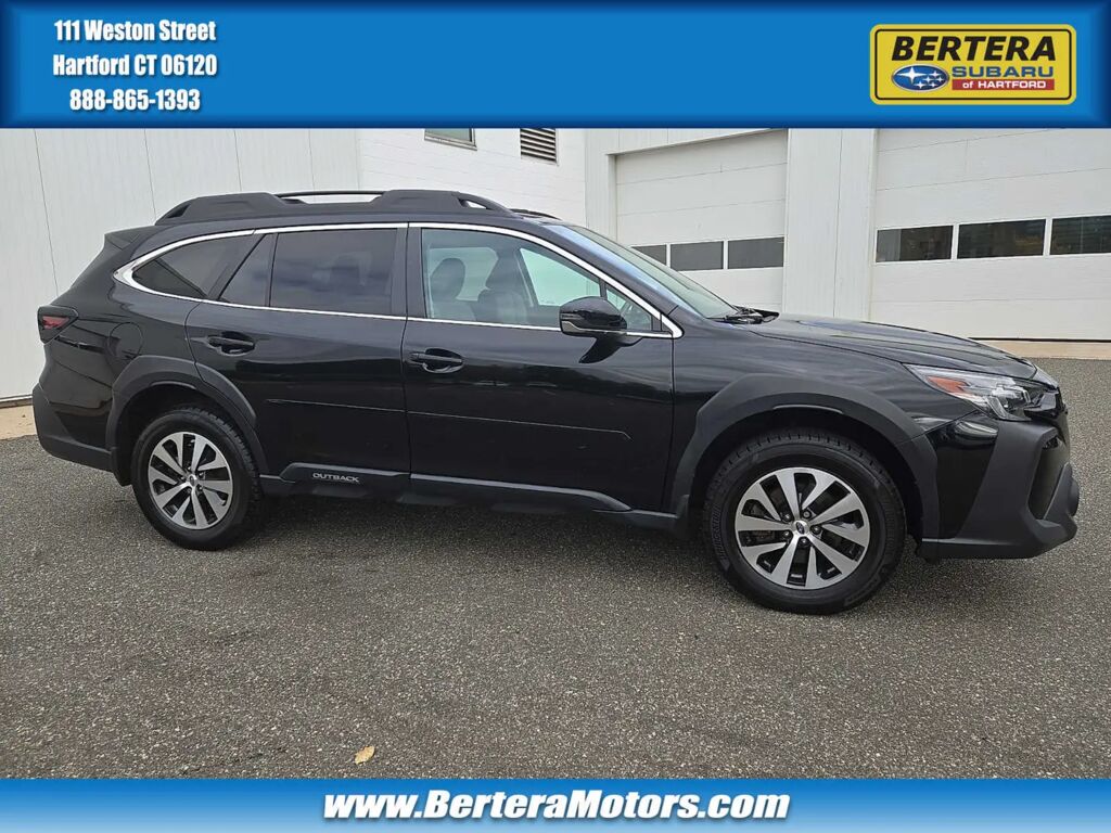 2023 Subaru Outback Premium — photo 1 of 13