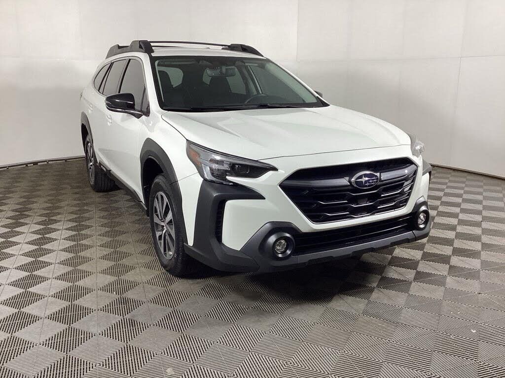 2025 Subaru Outback Premium — photo 1 of 19