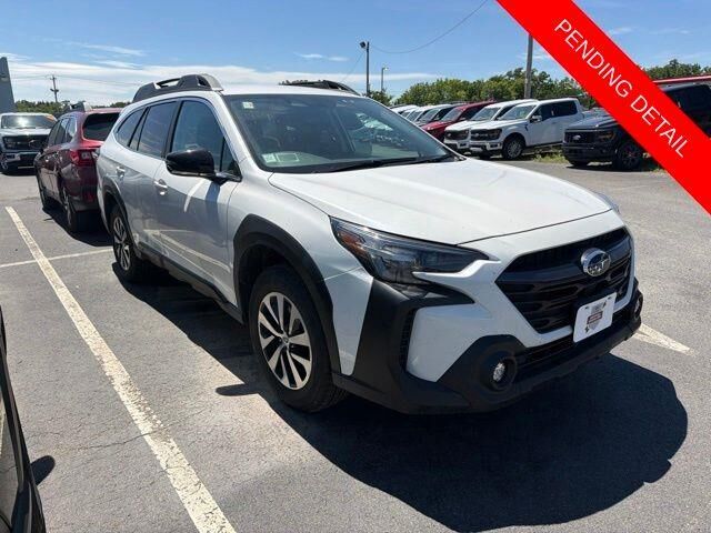 2025 Subaru Outback Premium — photo 1 of 12