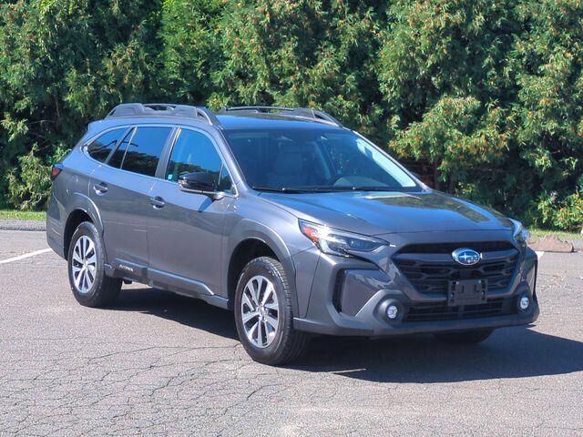 2023 Subaru Outback Premium — photo 1 of 13