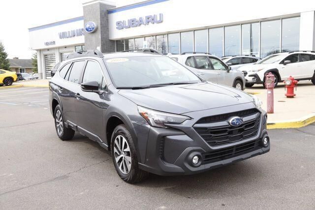 2025 Subaru Outback Premium — photo 1 of 13