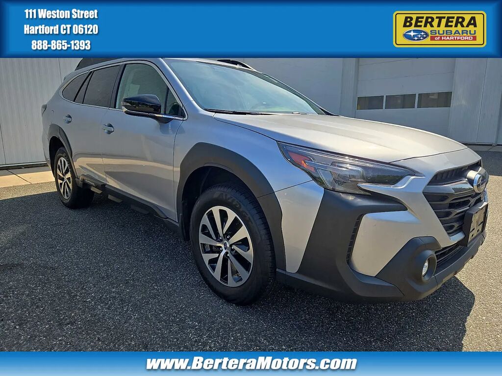2025 Subaru Outback Premium — photo 1 of 26