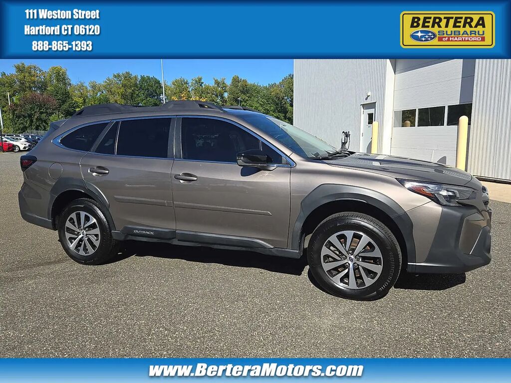 2024 Subaru Outback Premium — photo 1 of 13