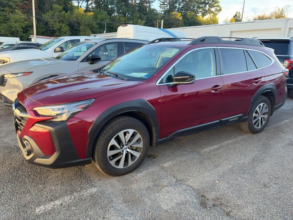 2025 Subaru Outback Premium — photo 1 of 1