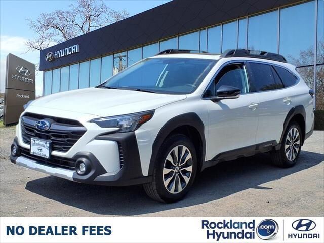 2022 Subaru Outback Limited — photo 1 of 12