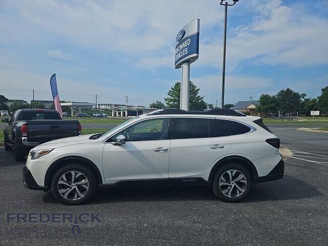 2021 Subaru Outback Touring XT — photo 1 of 3