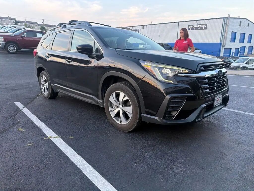 2024 Subaru Ascent Premium 8-Passenger — photo 1 of 30