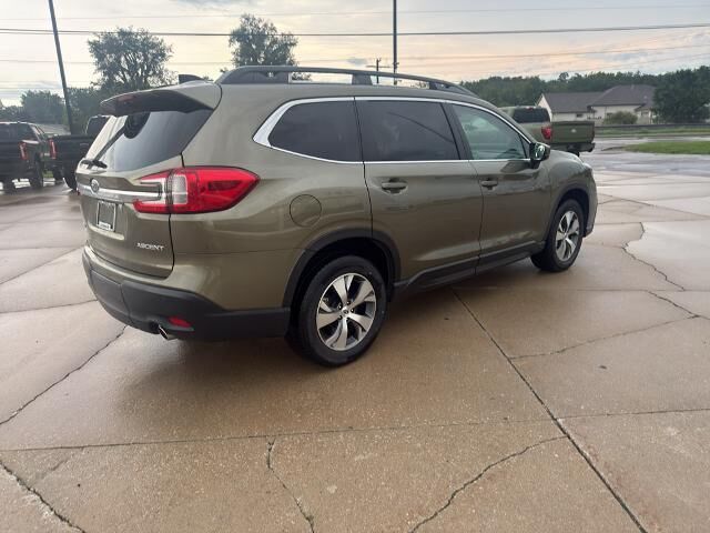 2025 Subaru Ascent Premium 7-Passenger — photo 1 of 8