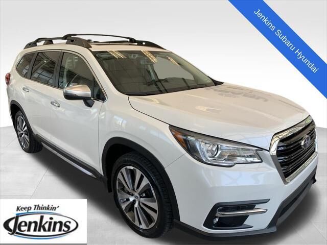 2022 Subaru Ascent Touring — photo 1 of 26