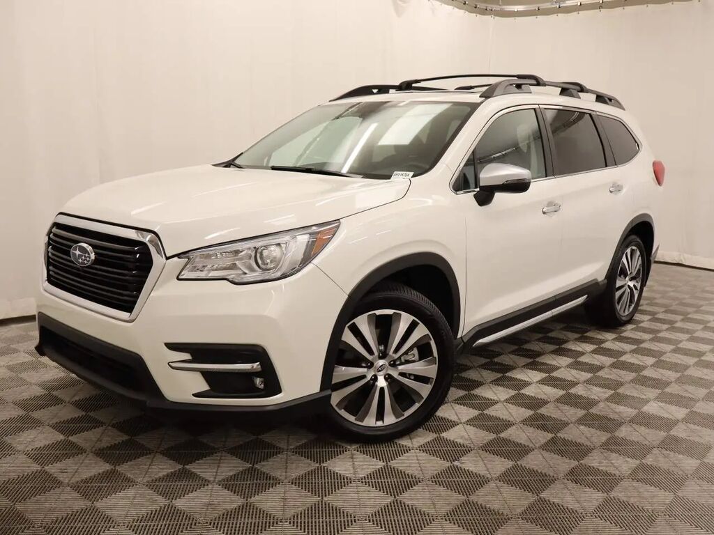 2022 Subaru Ascent Touring — photo 1 of 13