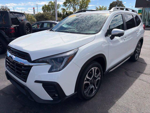 2023 Subaru Ascent Limited 8-Passenger — photo 1 of 13