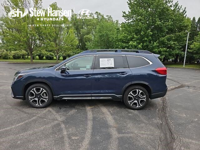 2023 Subaru Ascent Limited 7-Passenger — photo 1 of 13
