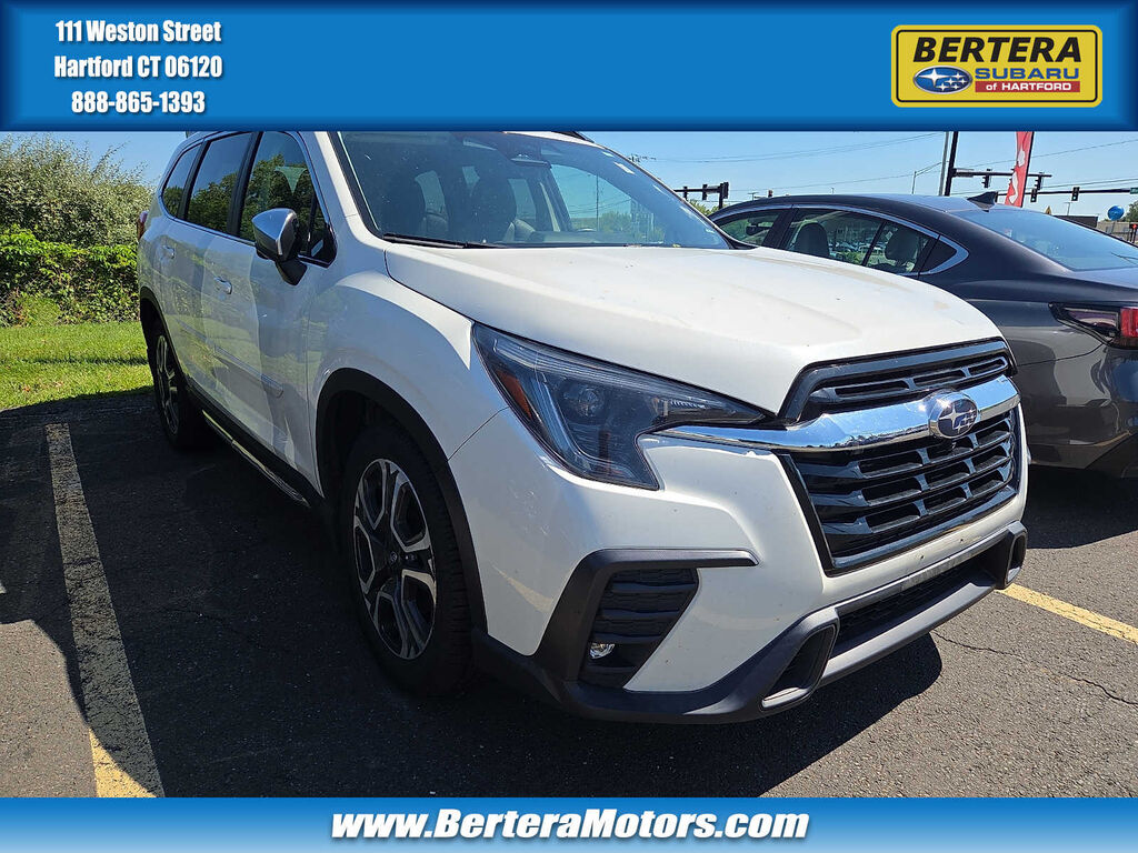 2023 Subaru Ascent Limited — photo 1 of 10