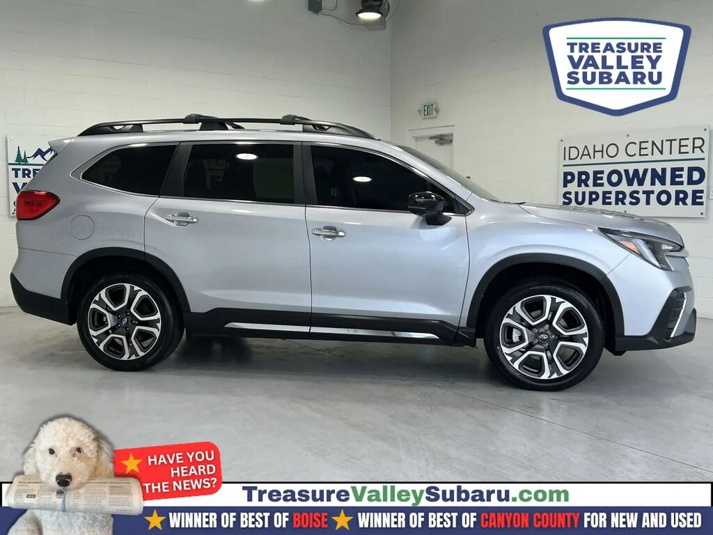 2025 Subaru Ascent Touring — photo 1 of 13