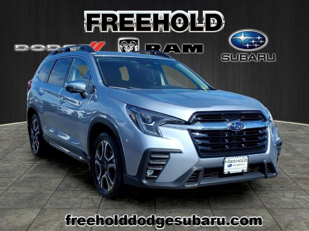 2023 Subaru Ascent Limited 7-Passenger — photo 1 of 13
