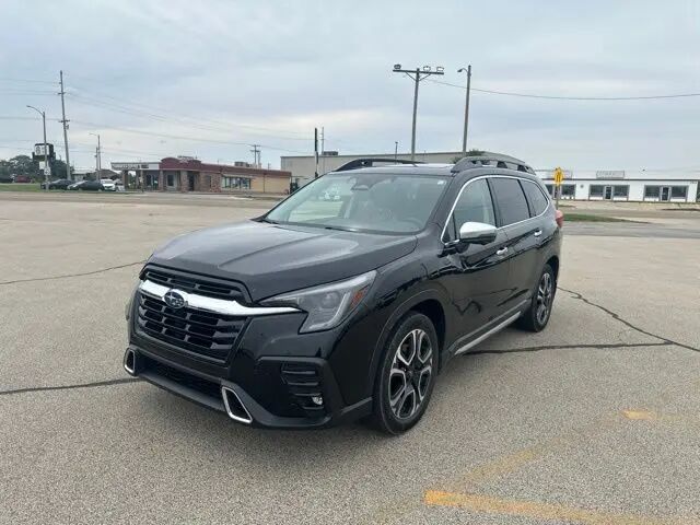 2023 Subaru Ascent Touring — photo 1 of 9