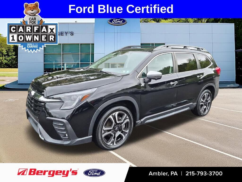 2023 Subaru Ascent Touring — photo 1 of 1