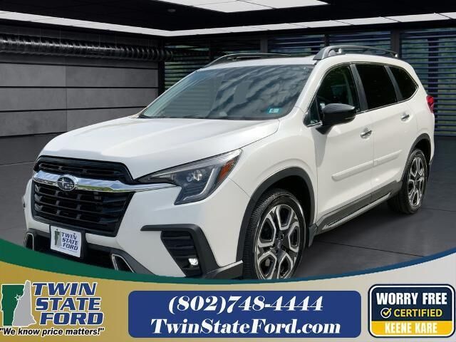 2024 Subaru Ascent Touring — photo 1 of 13