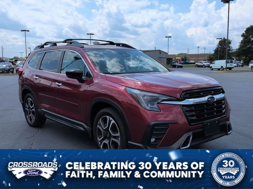 2024 Subaru Ascent Touring — photo 1 of 14