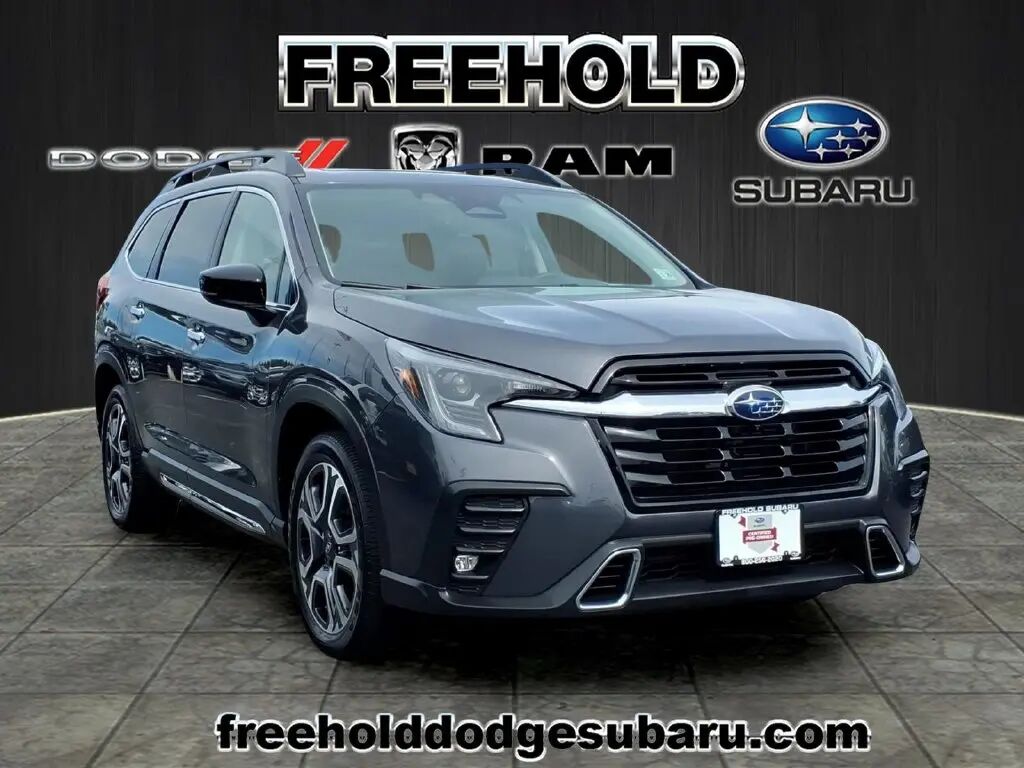 2024 Subaru Ascent Touring — photo 1 of 13