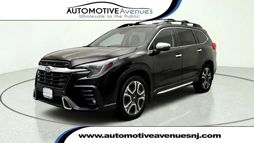 2023 Subaru Ascent Touring — photo 1 of 26