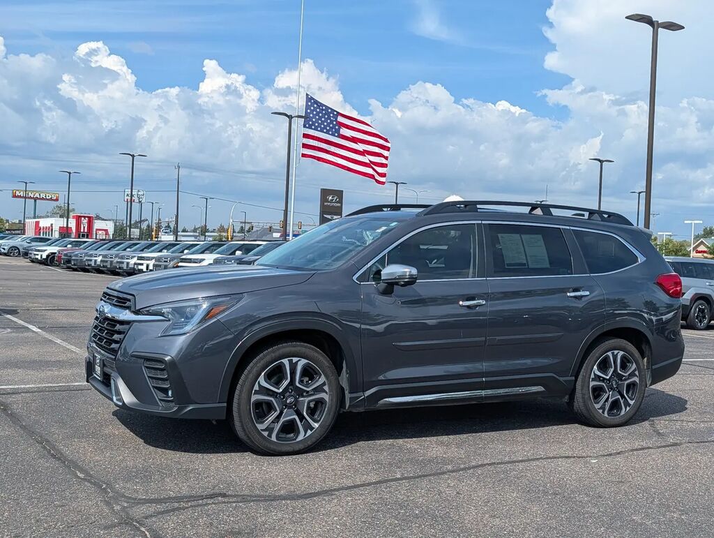 2023 Subaru Ascent Touring — photo 1 of 13