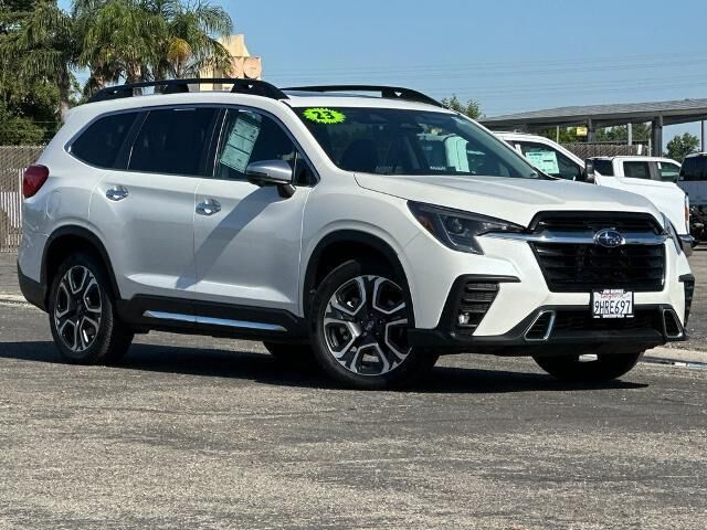 2023 Subaru Ascent Touring — photo 1 of 13