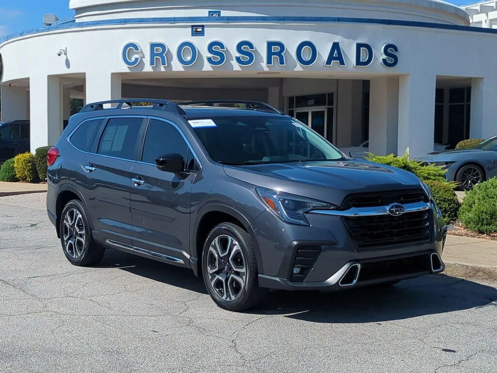 2024 Subaru Ascent Touring — photo 1 of 13