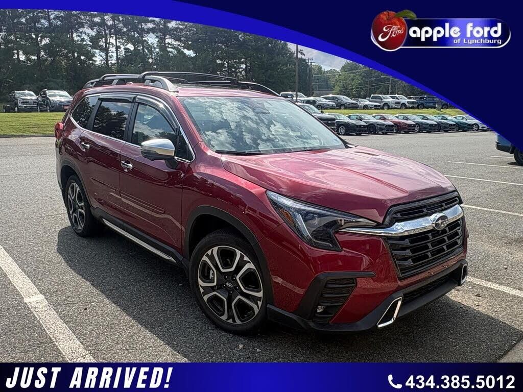 2023 Subaru Ascent Touring — photo 1 of 1