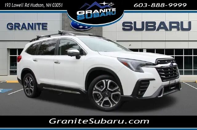 2023 Subaru Ascent Touring — photo 1 of 13